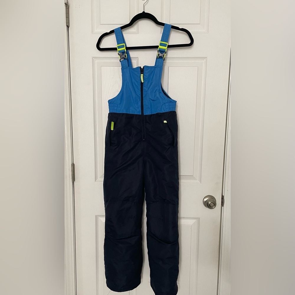 Boys snow pants size medium 8/10. Navy Blue